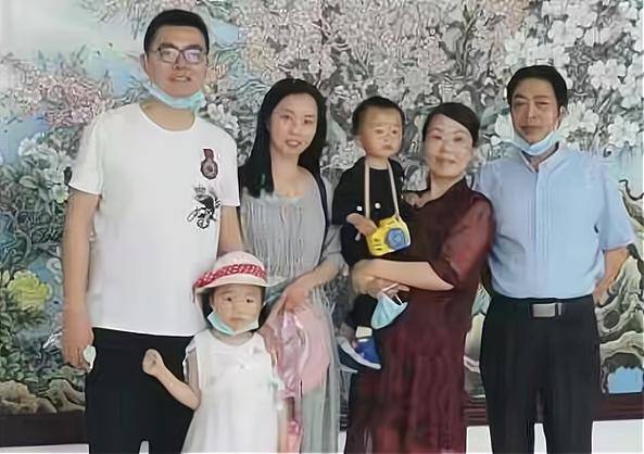 姚家五胞胎最新动态与小巷深处的特色小店探秘